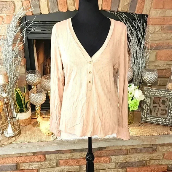 Cyrus Basic Long Sleeve NWT - Picture 1 of 6